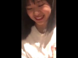 スマホ個人撮影　「大っきいですか？」恥ずかしそうに照れてる感じが可愛い♪実はＥカップ後輩の巨乳お触りw